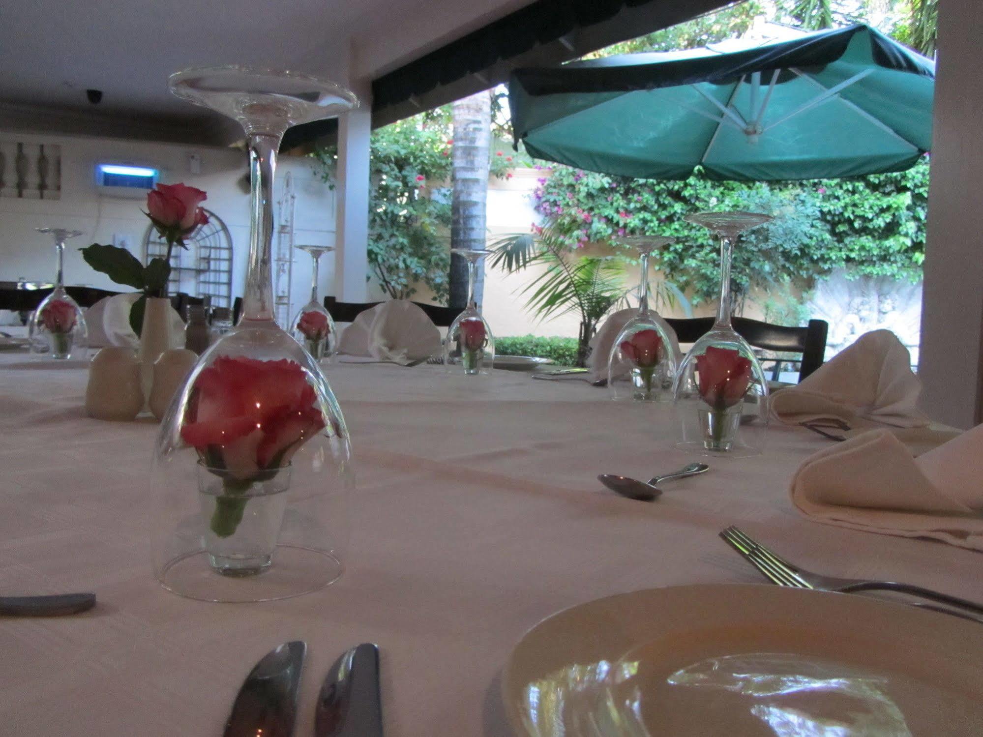 Little Tuscany Boutique Hotel Johannesburg Exteriör bild